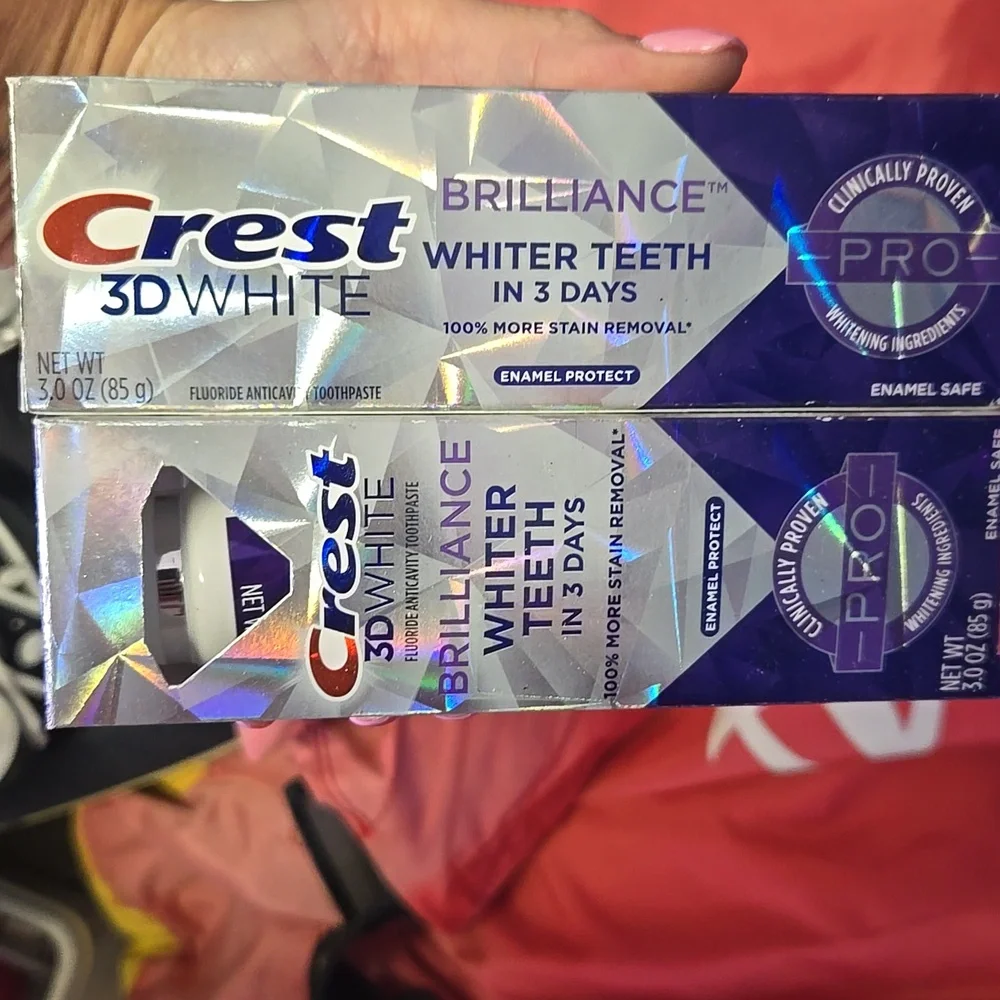 New Waterpik Water Flosser & 2 Crest Toothpaste Bundle - Picture 3 of 3